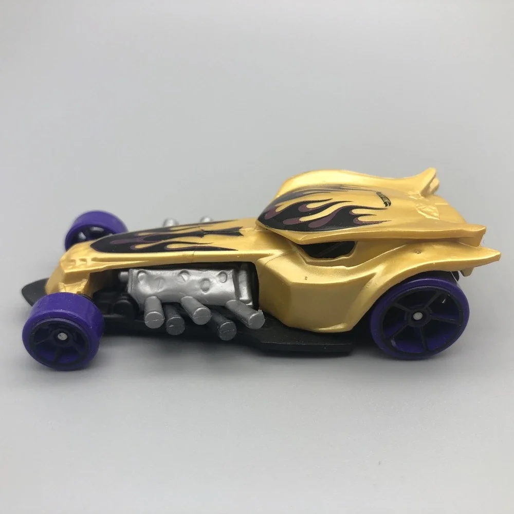 Hot Wheels Lot of 2 Head Starter Black #22 & Ratical Racer Gold Diecast 1/64